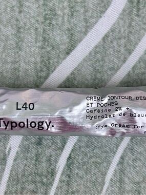 Typology L40 Eye Primer Cream in Silver